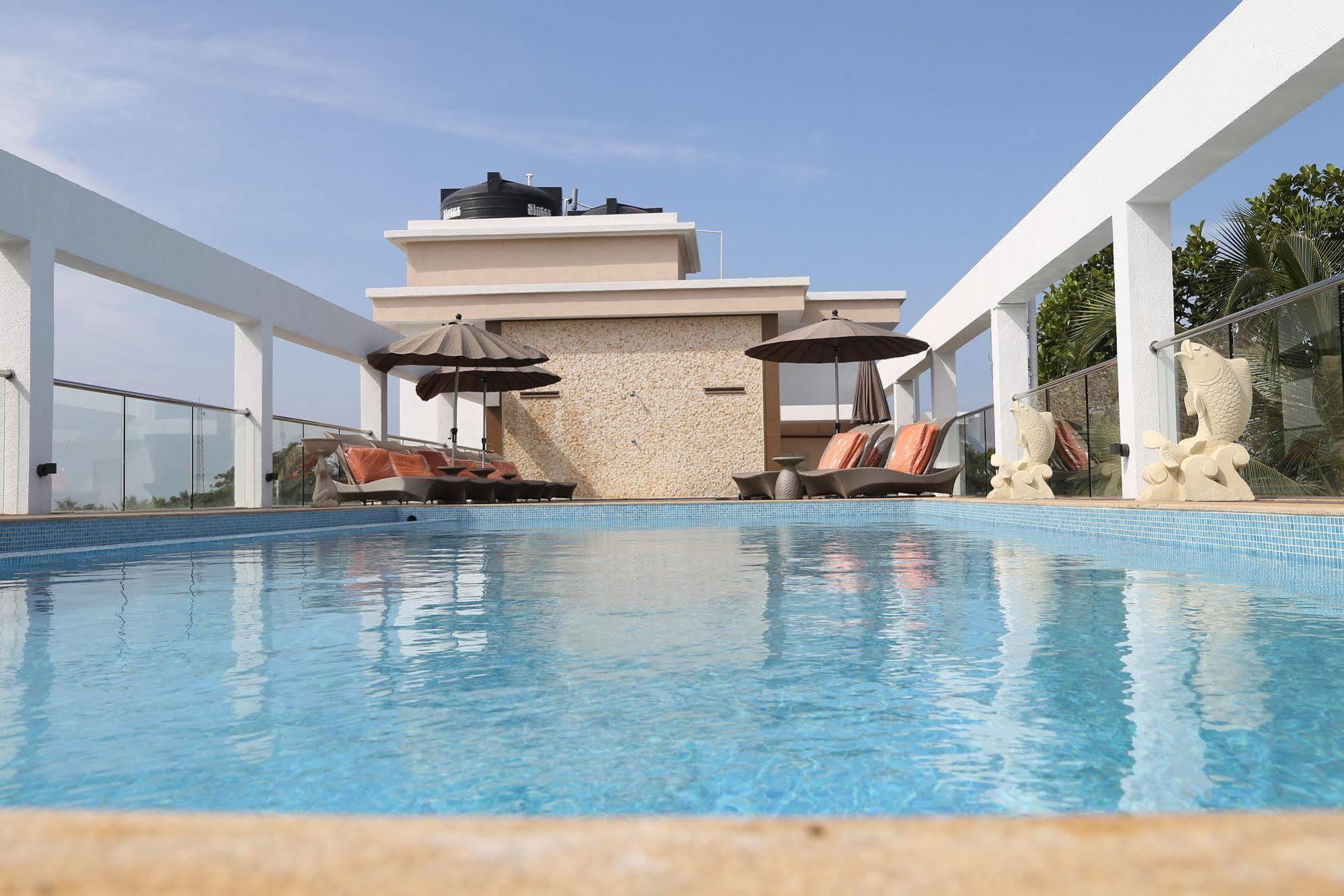Lemon Tree Hotel Candolim Exterior foto