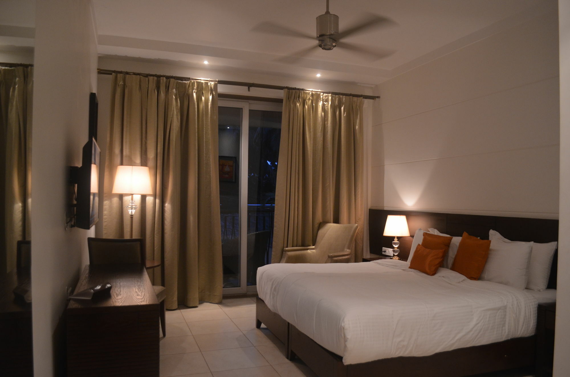 Lemon Tree Hotel Candolim Exterior foto